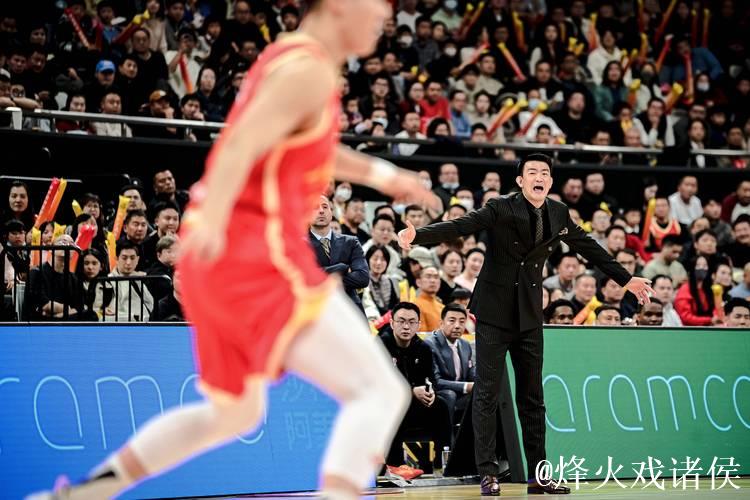 CBA新赛季揭幕战 浙江方兴渡旗开得胜