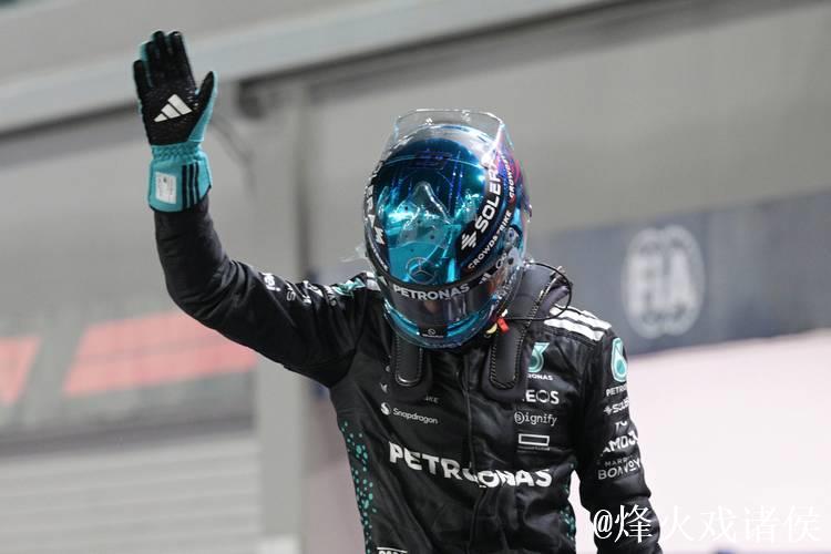 F1新加坡站排位赛:拉塞尔夺得杆位 维斯塔潘紧随其后 F1新加坡站排位赛:拉塞尔夺得杆位 维斯塔潘紧随其后